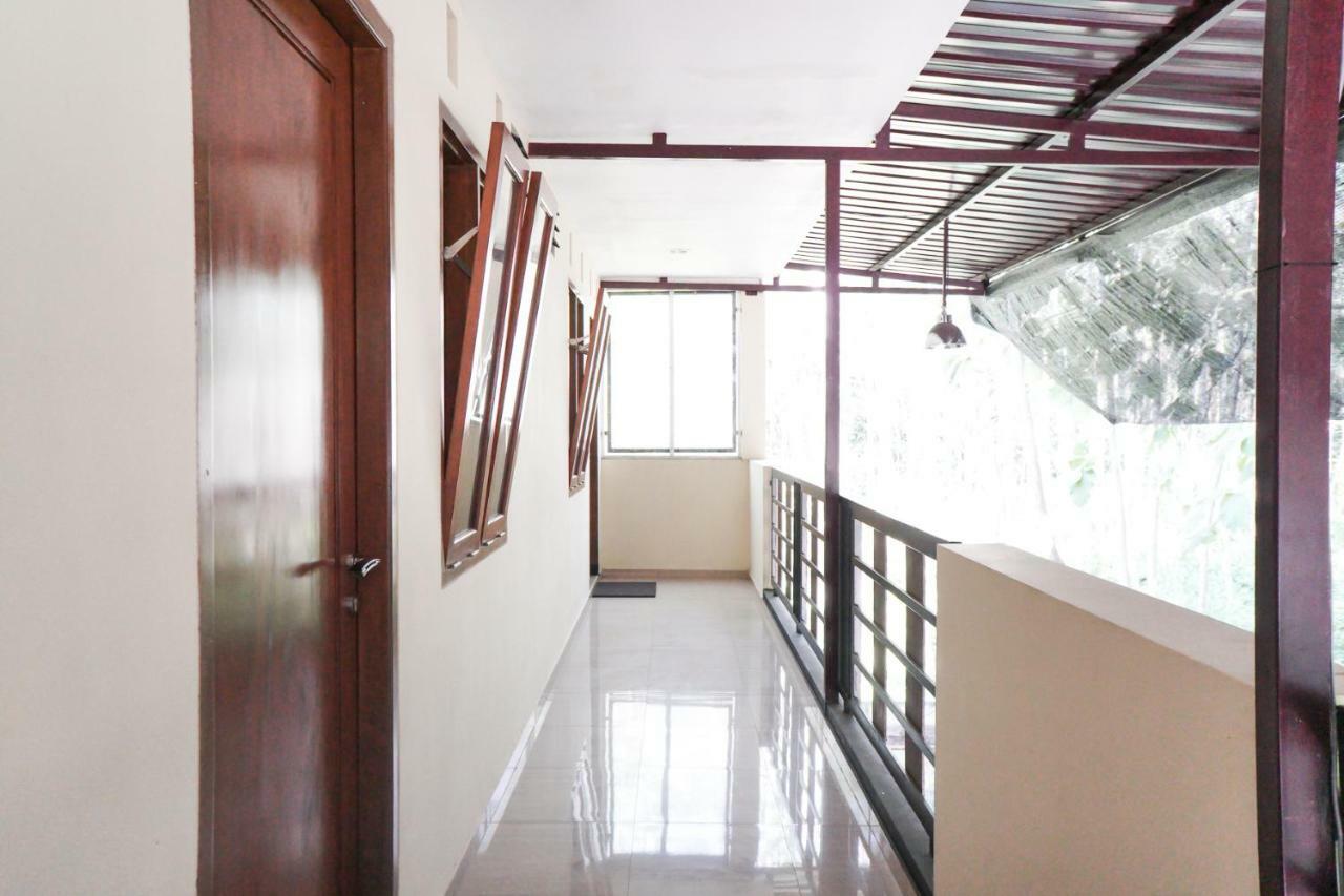 Reddoorz Syariah Near Exit Tol Malang Hotel Luaran gambar